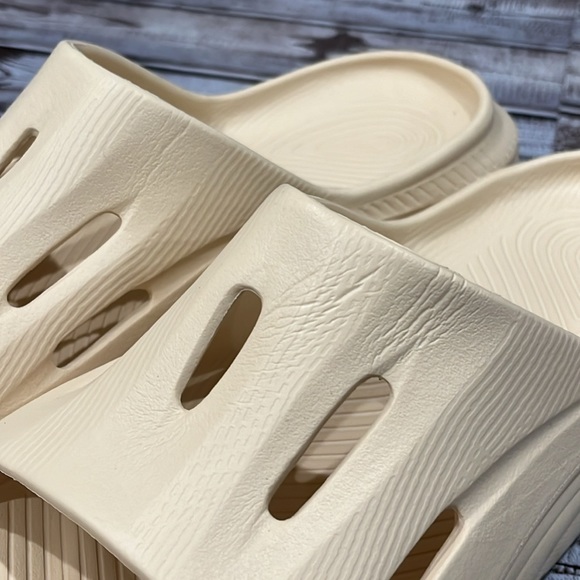 🆕 Recovery Slides / Sandals Size 10 Women / 8 Men’s in Beige Comfy - Picture 15 of 15